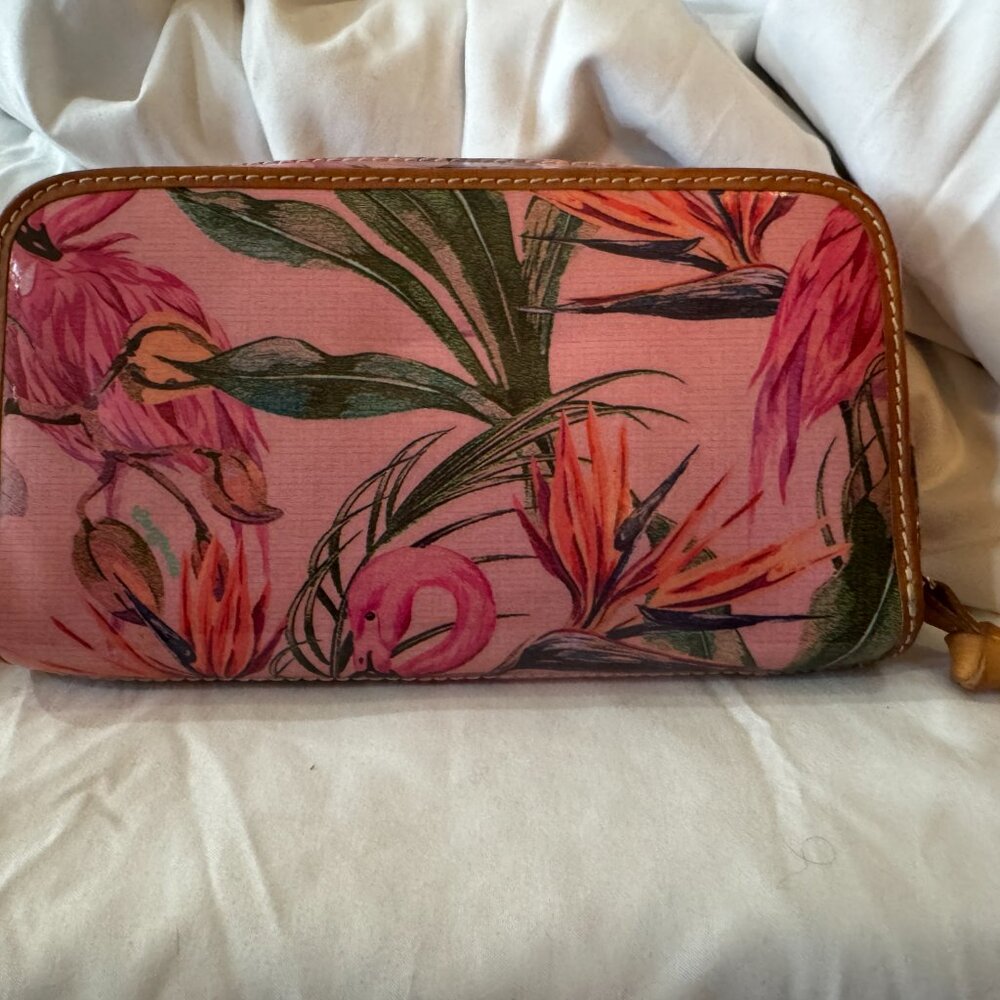 The Consuela zippered Wristlet Wallet with Flamingo Pattern. - Picture 2 of 4